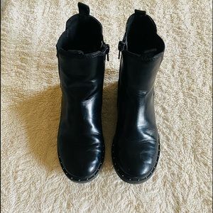 Girl’s Zara Black Boots (size 4 US, 34 Euro)